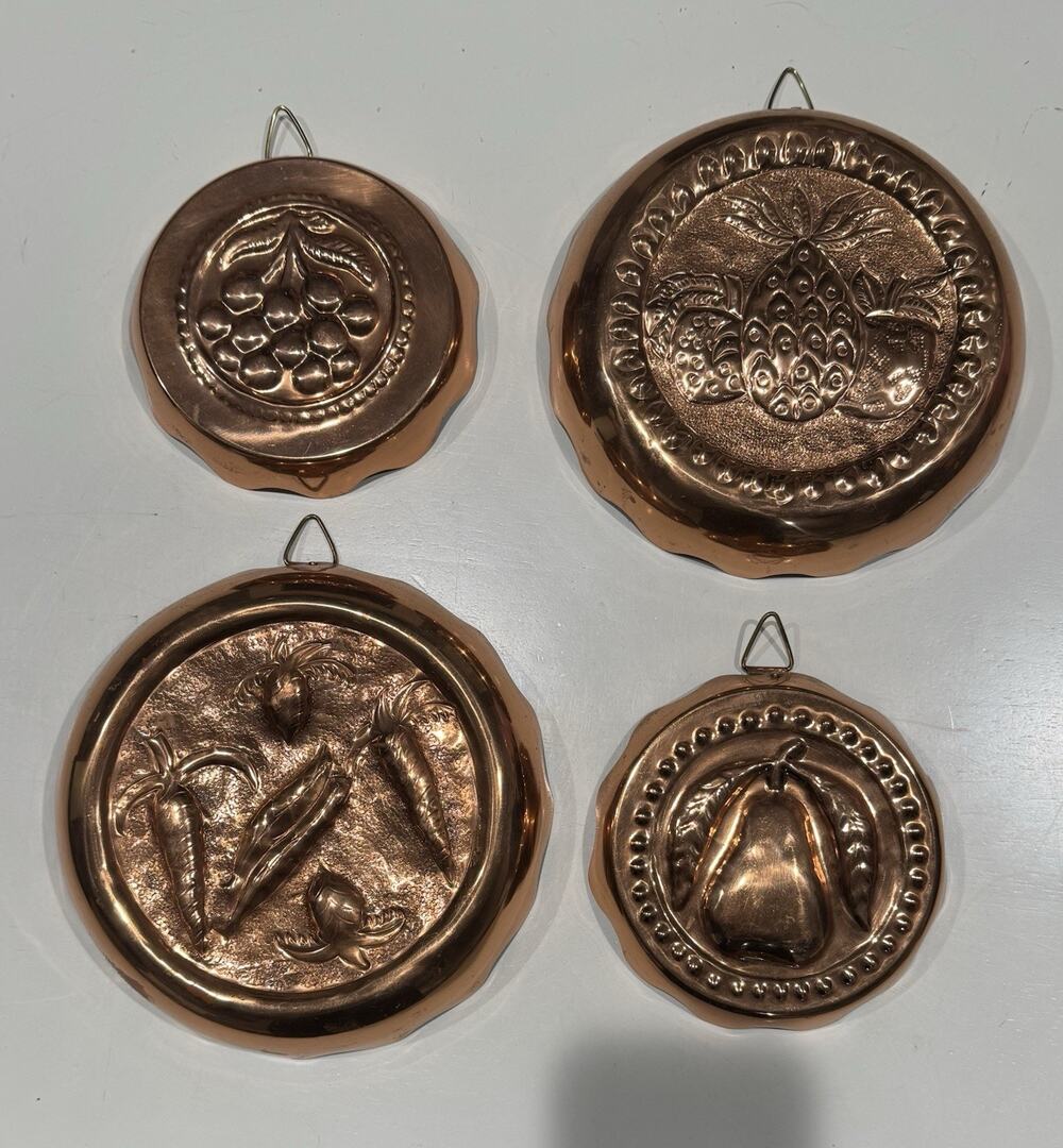 Set 4 Vintage Looking Farmhouse Decor Wall Hanging Copper / Brass